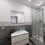 Homeholidaysanremo - Luxe & Glamour アパート