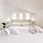 アパート Homeholidaysanremo - Luxe & Glamour *