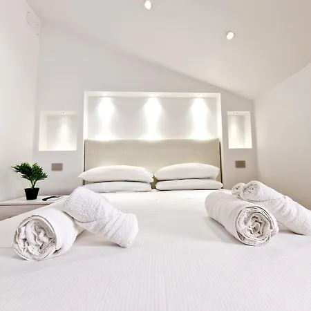 Апартаменты Homeholidaysanremo - Luxe & Glamour *