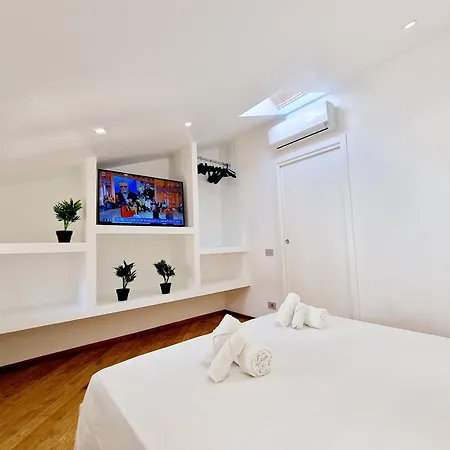 Homeholidaysanremo - Luxe & Glamour * Санремо