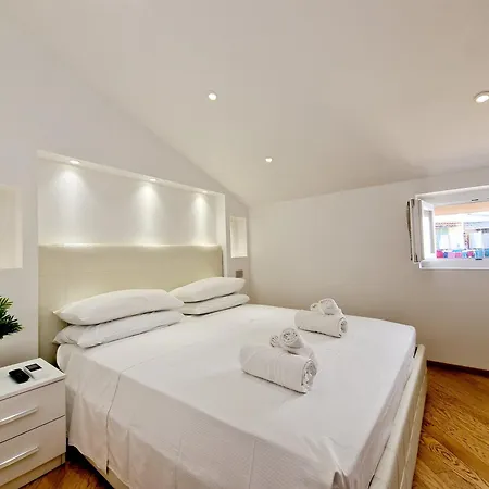 Apartment Homeholidaysanremo - Luxe & Glamour