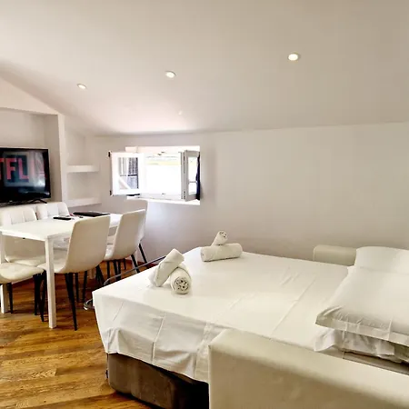 Apartment Homeholidaysanremo - Luxe & Glamour *