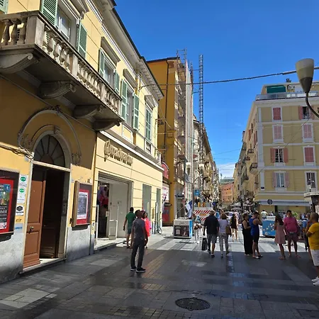 Apartment Homeholidaysanremo - Luxe & Glamour